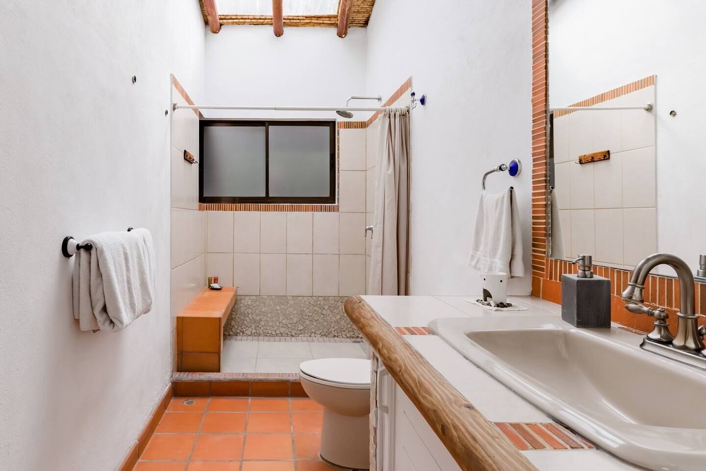 shower, free toiletries, towels, soap