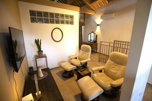 Grand Condo | Living area