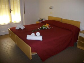Double Room | Rollaway beds, free WiFi