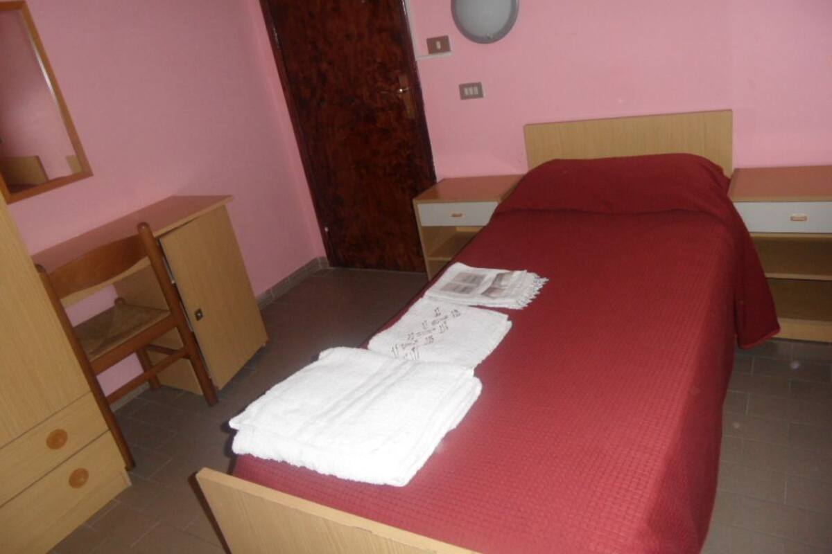 Rollaway beds, free WiFi