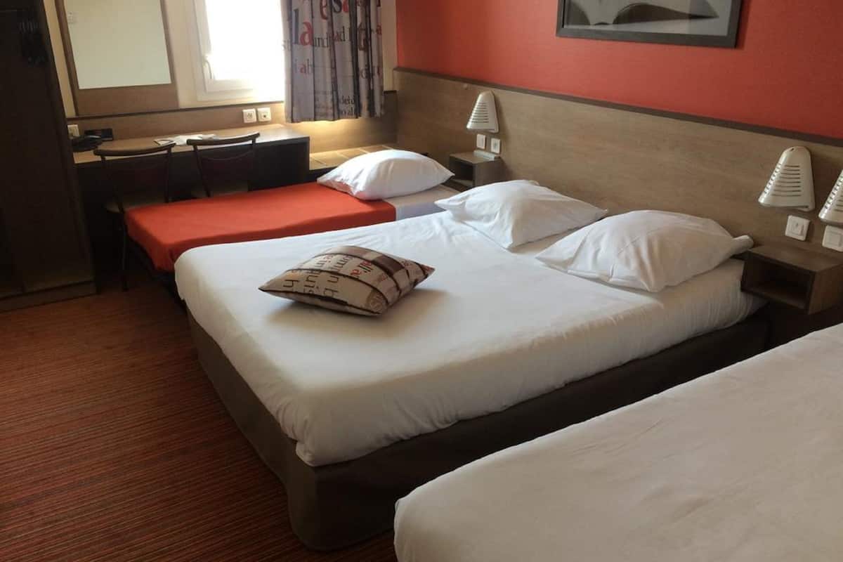 family quadruple room | desk, soundproofing, iron/ironing board, free wifi