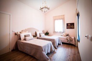 Deluxe Room, Accessible, Park View | Premium bedding, memory-foam beds, in-room safe, free WiFi - Relax&Venice (Quarto d'Altino)