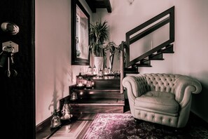 浪漫套房, 2 间卧室, 简易厨房, 泳池景观 | 客房服务设施