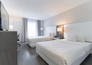 Superior kamer, 2 queensize bedden, bijgebouw | Een bureau, een strijkplank/strijkijzer, gratis wifi, beddengoed