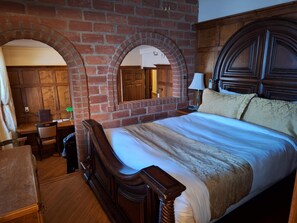 Design Room | Desk, iron/ironing board, free WiFi, bed sheets