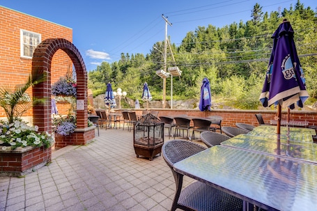 Terraza o patio. Le Grand Hôtel