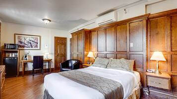 Standard Room, 1 Queen Bed | Desk, iron/ironing board, free WiFi, bed sheets