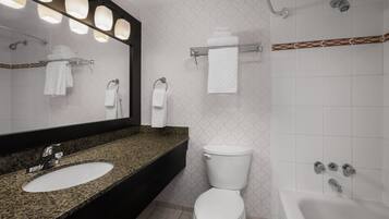 Suite, 1 King Bed, Balcony, Ocean View | Bathroom