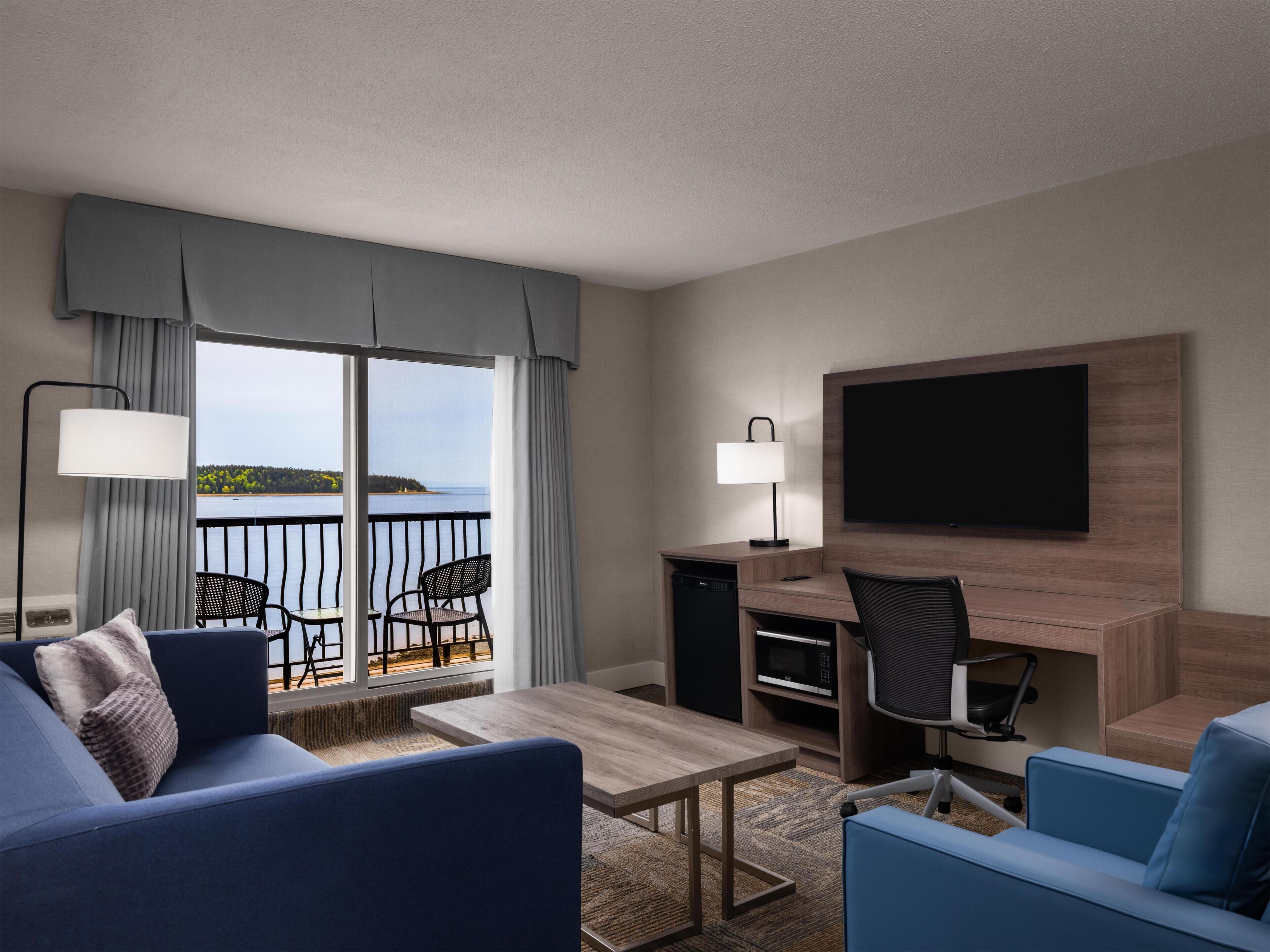 Suite, 1 King Bed, Accessible, Ocean View (Living Room, Full Kitchen) | Iron/ironing board, free WiFi, bed sheets