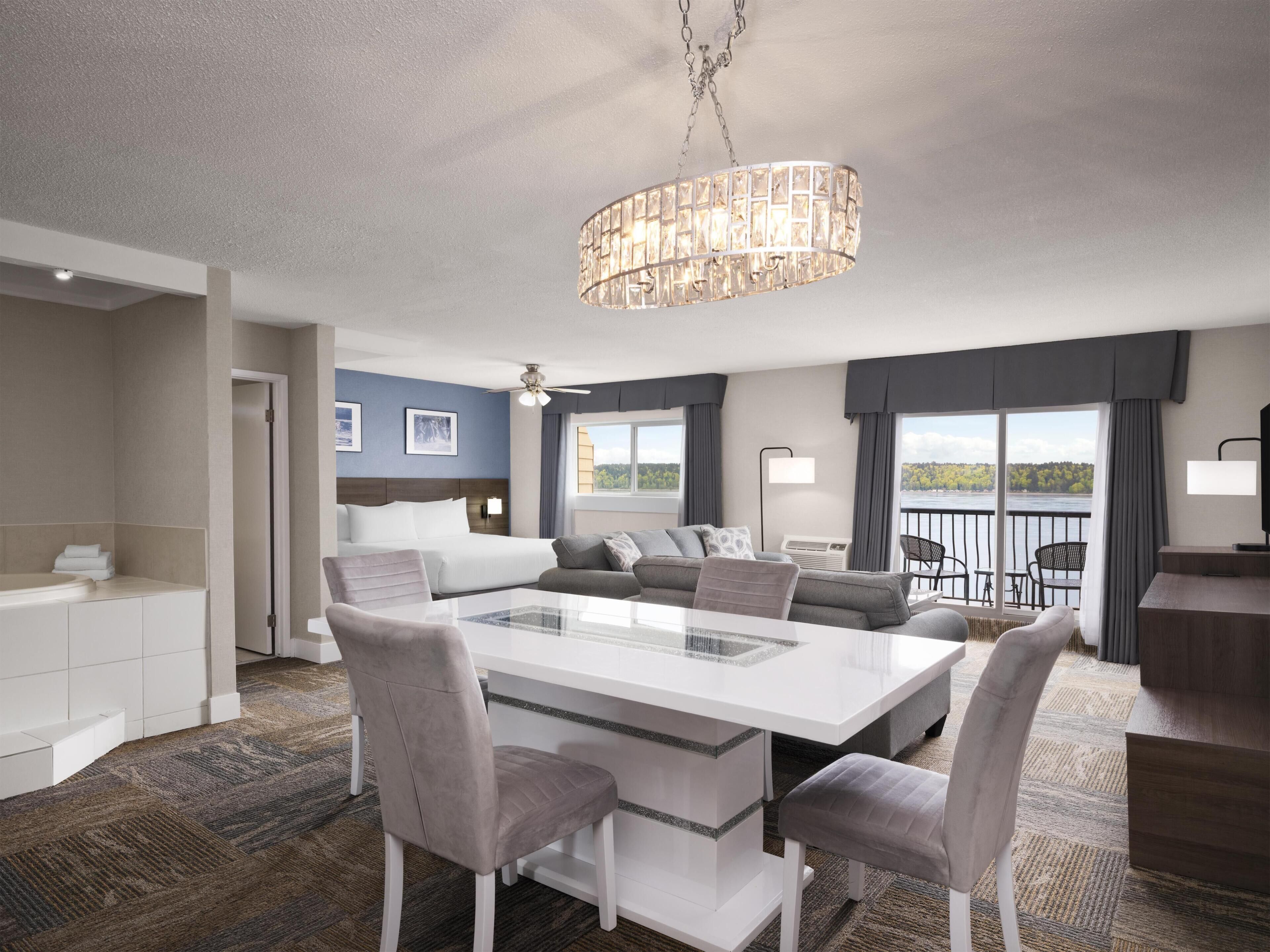 Suite, 1 King Bed, Balcony, Ocean View (Living Room) | Iron/ironing board, free WiFi, bed sheets
