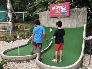 Mini-golf