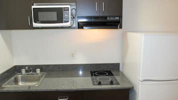 Fridge, microwave