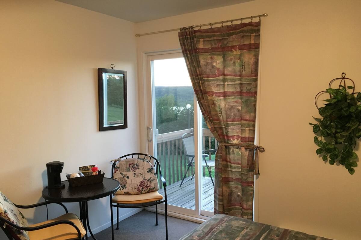 Superior Room, 1 King Bed | Desk, soundproofing, iron/ironing board (on request), WiFi (free)
