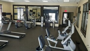 A gym with treadmills, elliptical machines, and exercise bikes. - Hampton Inn & Suites Las Cruces I-10 (Las Cruces)