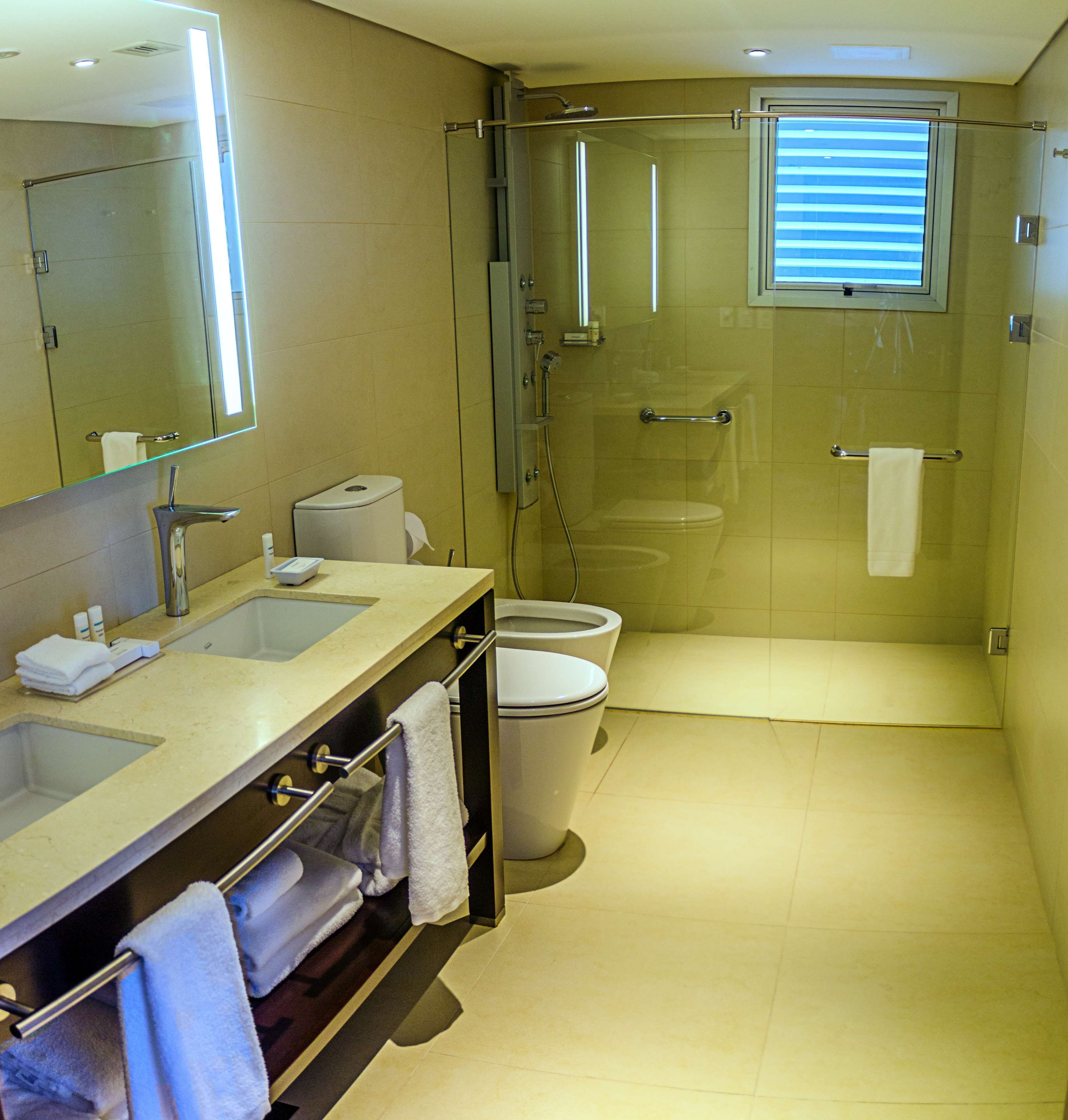 suite, 1 bedroom | bathroom shower