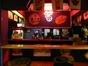Bar (on property) - Lytton Hotel (Lytton)