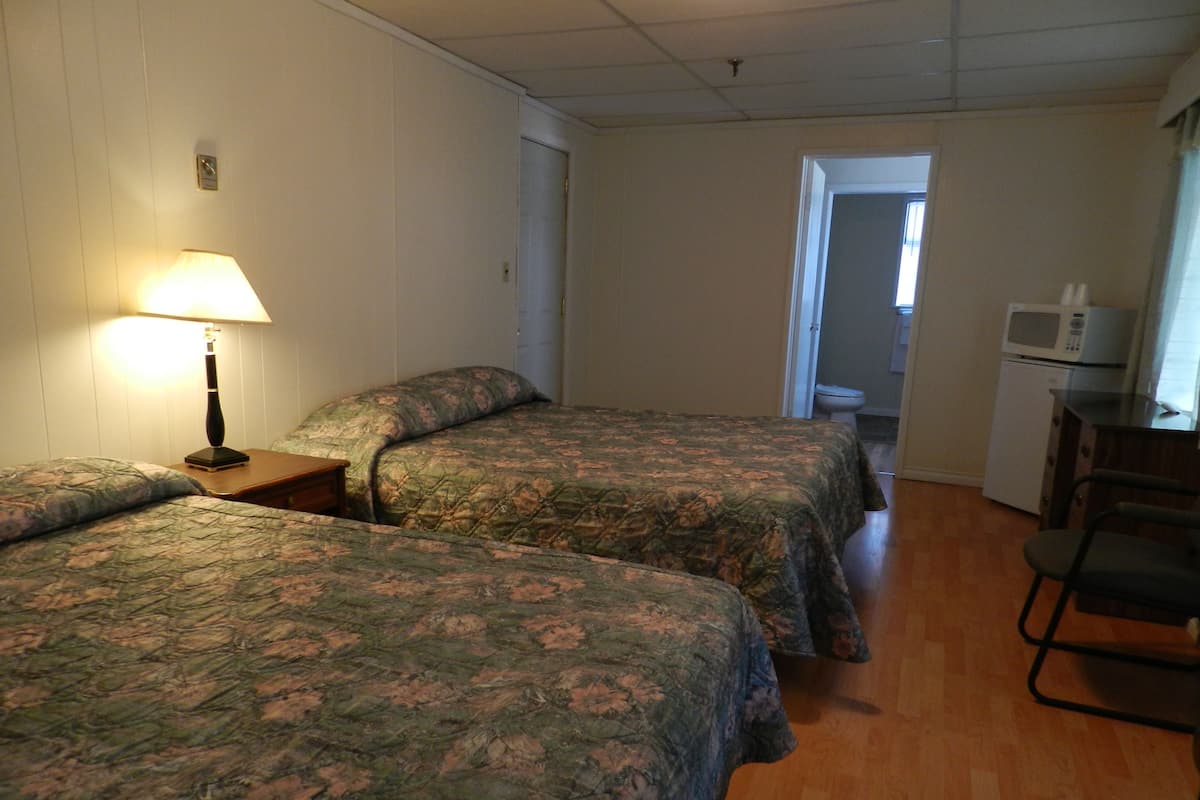 Comfort Double Room, 2 Queen Beds | Desk
