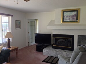 Condo, 3 quartos | Sala de estar
