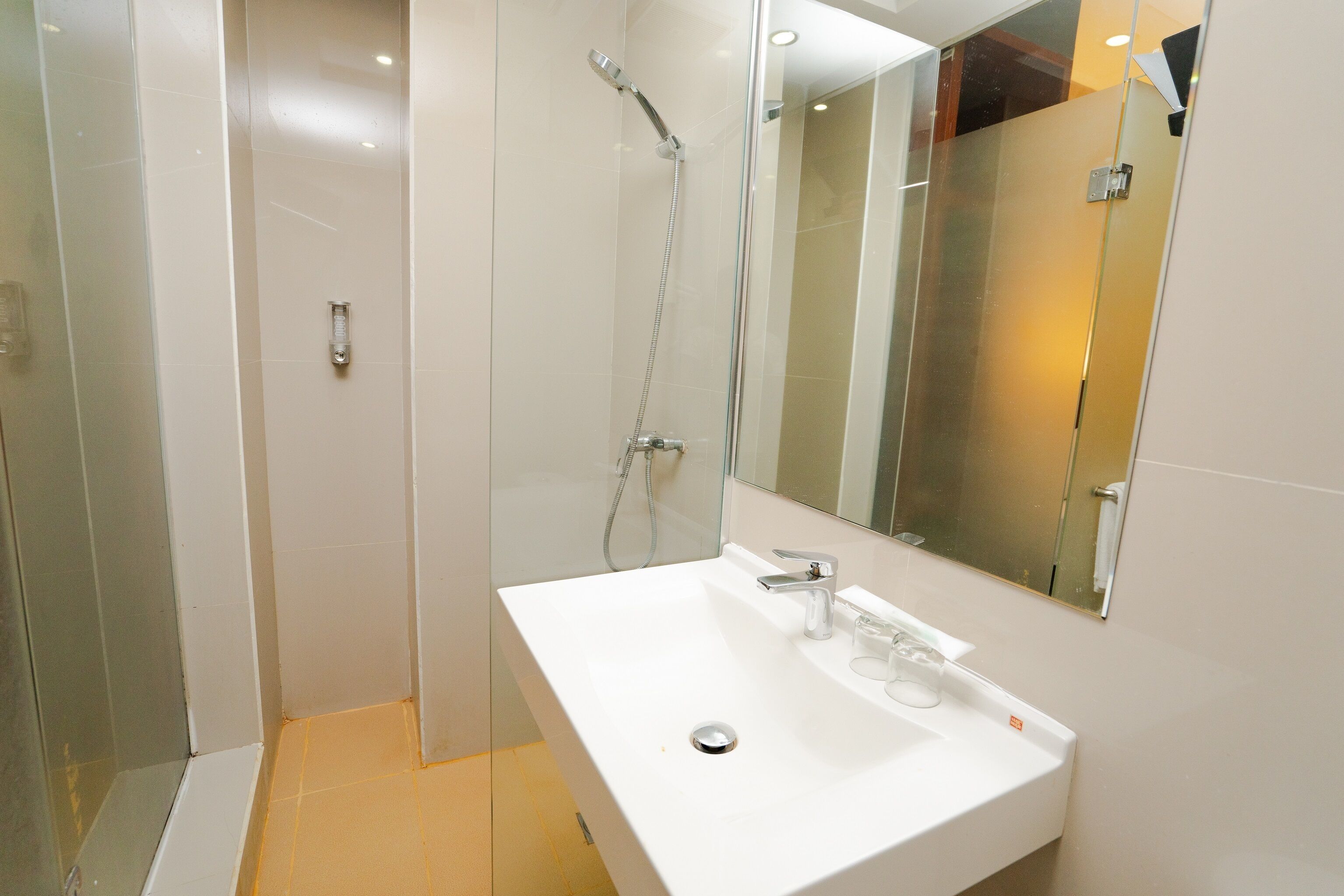 economy class | bathroom shower