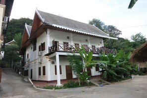 Exterior - Namkhan Riverside Hotel (Luang Prabang)