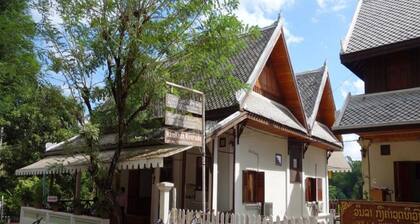 Namkhan Riverside Hotel