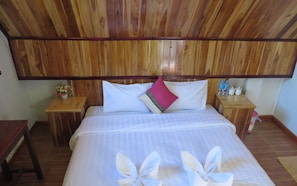 Standard Double Room - Namkhan Riverside Hotel (Luang Prabang)