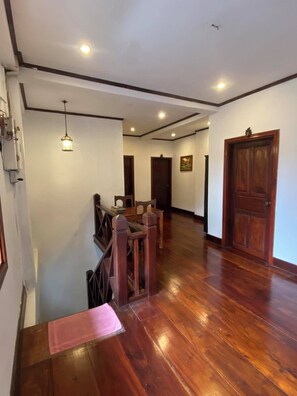 Terrace/patio - Golden Lotus Place (Luang Prabang)