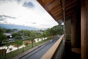 Deluxe Room with Bath | Balcony - Le Pure Hotel Chiangmai (Chiang Mai)