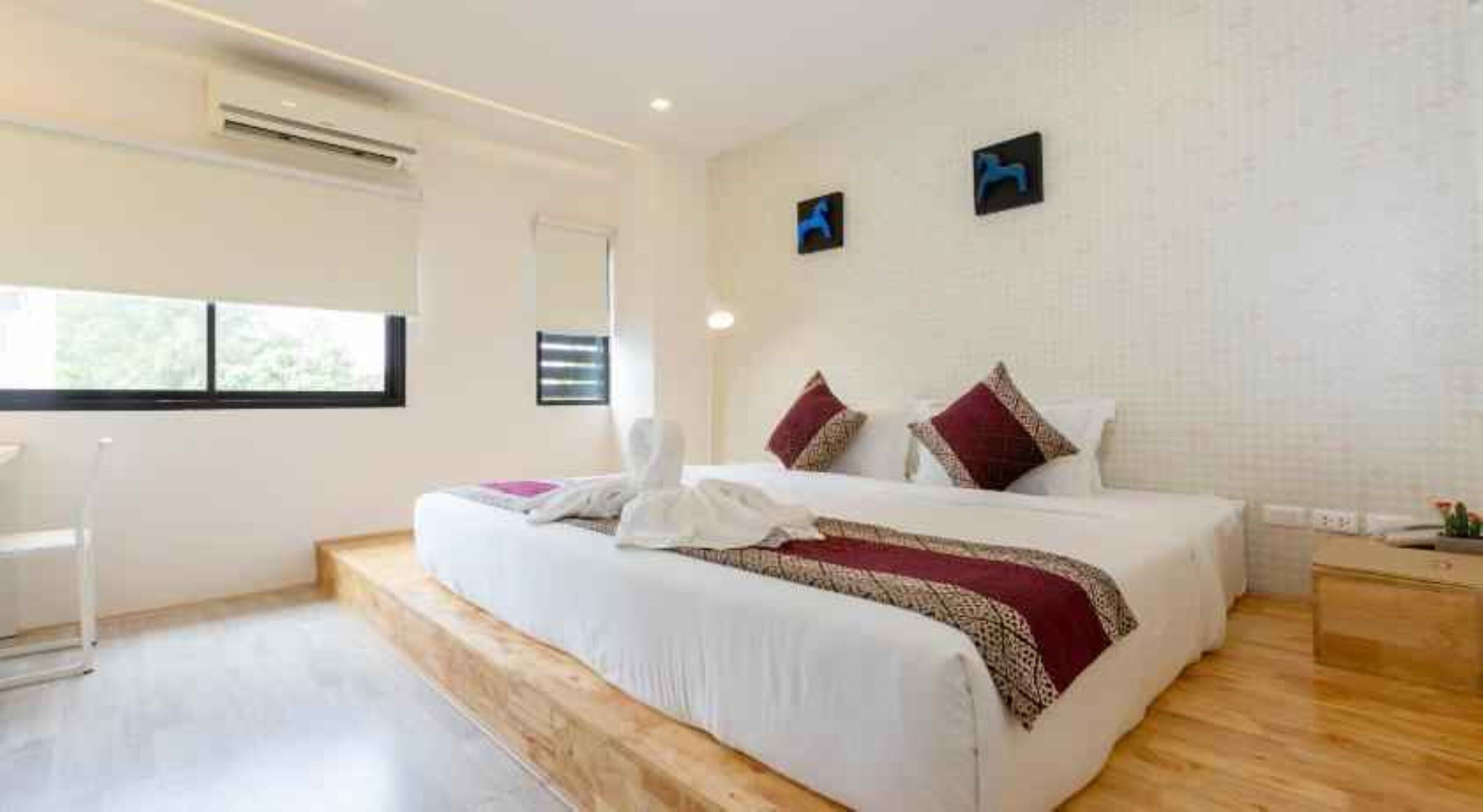 Superior Double Room | In-room safe, desk, blackout drapes, WiFi (free)