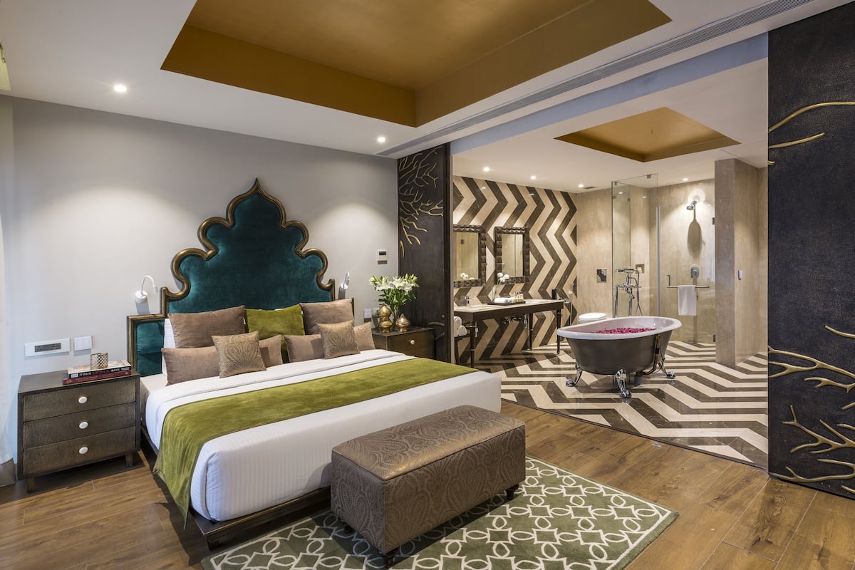 Presidential Suite, Patio, Lake View | 1 bedroom, Egyptian cotton sheets, premium bedding, memory foam beds