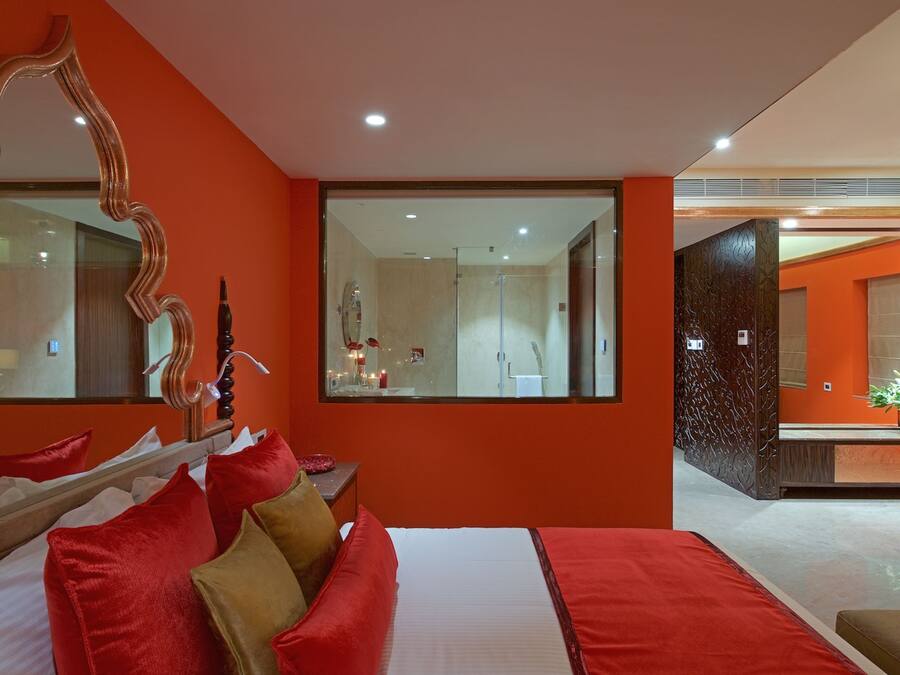 Luxury Suite, 1 King Bed, Bathtub, Partial Lake View | Egyptian cotton sheets, premium bedding, memory-foam beds, in-room safe