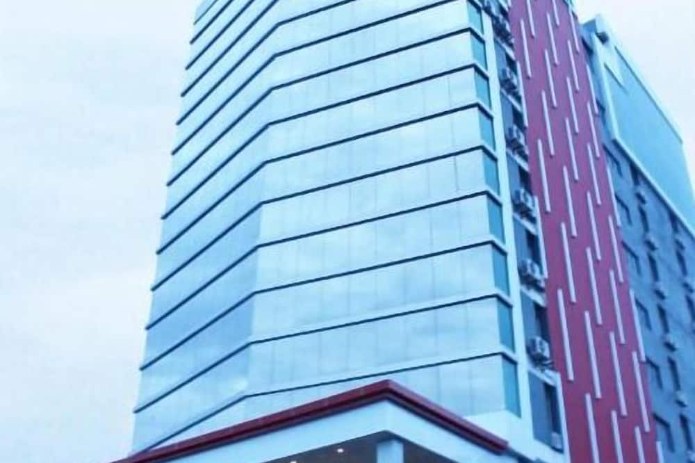 Travellers Hotel Phinisi