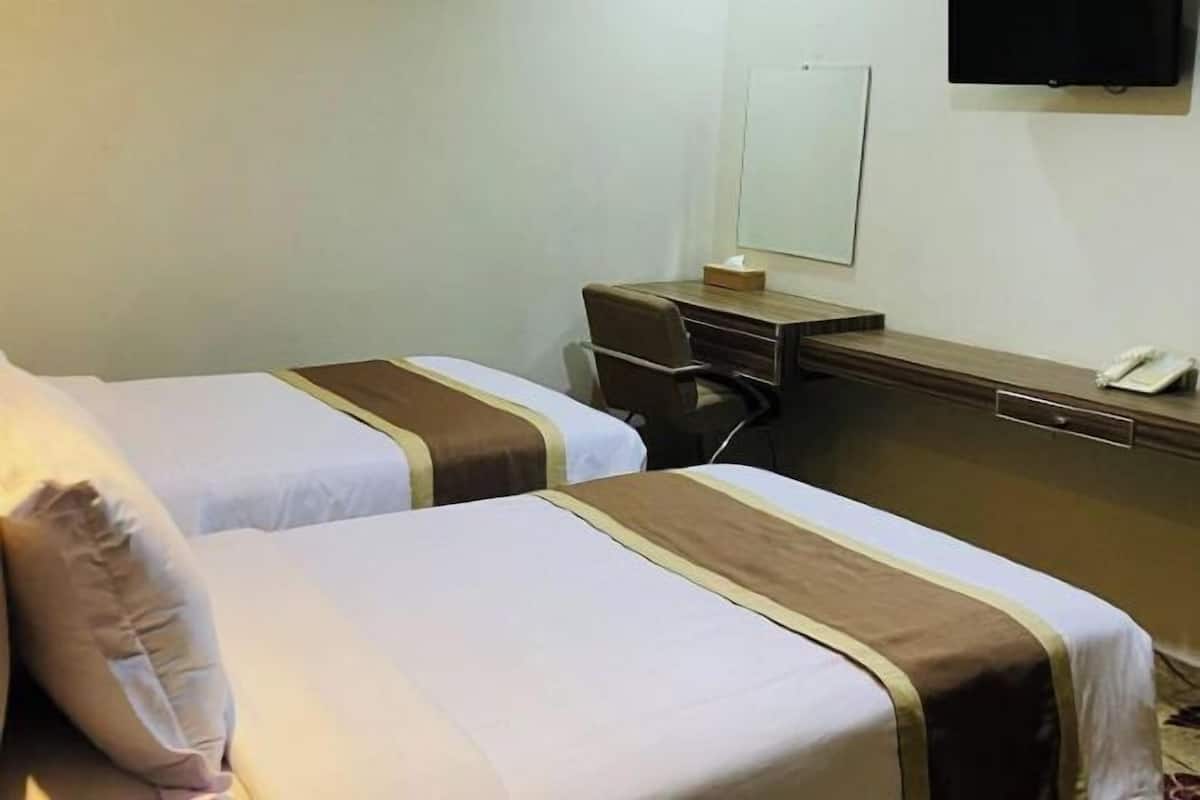 In-room safe, desk, soundproofing, free WiFi
