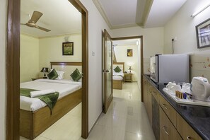 書桌、熨斗/熨衣板、免費無線上網