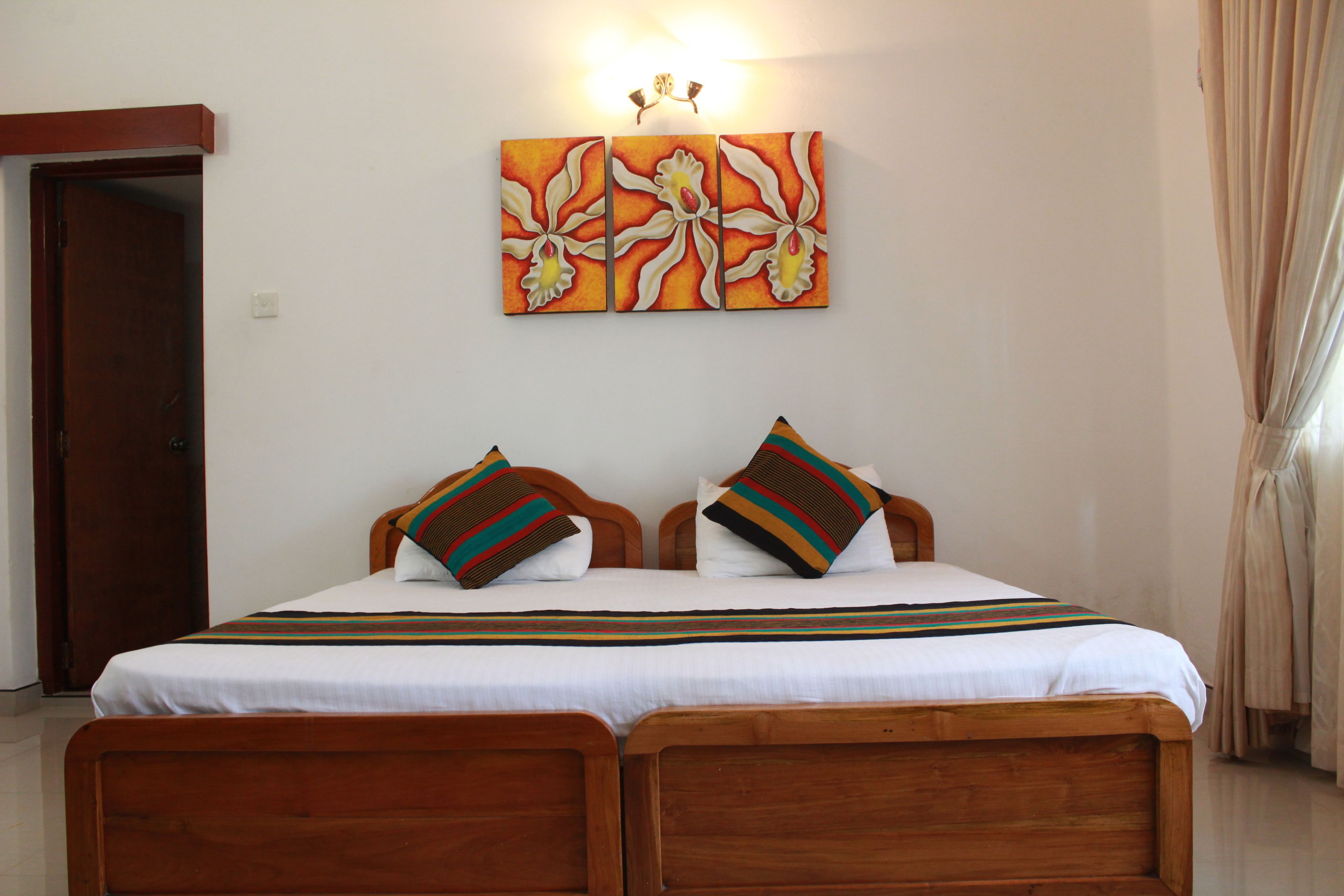 deluxe double room, 1 king bed, hill view | free wifi