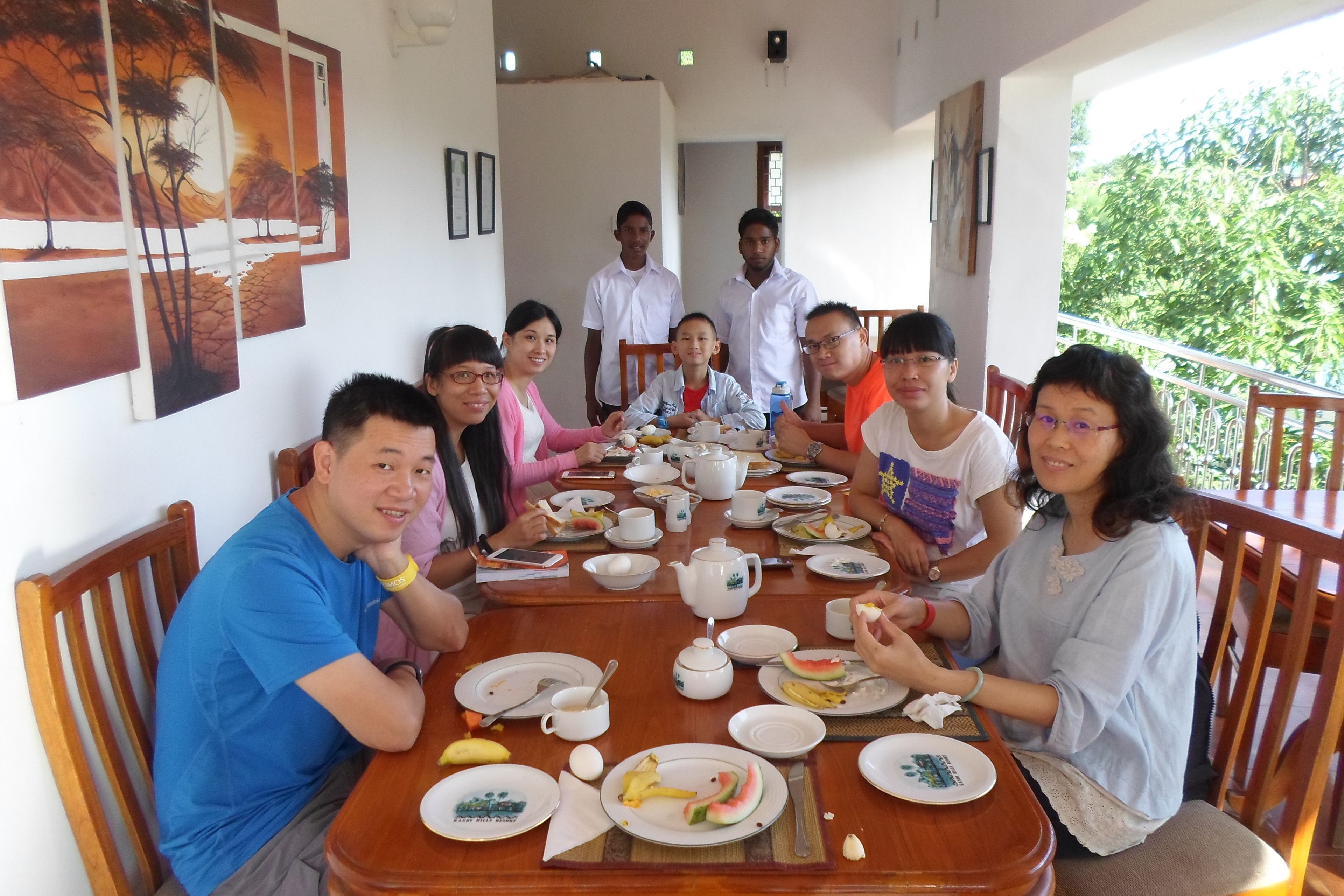 lunch and dinner served