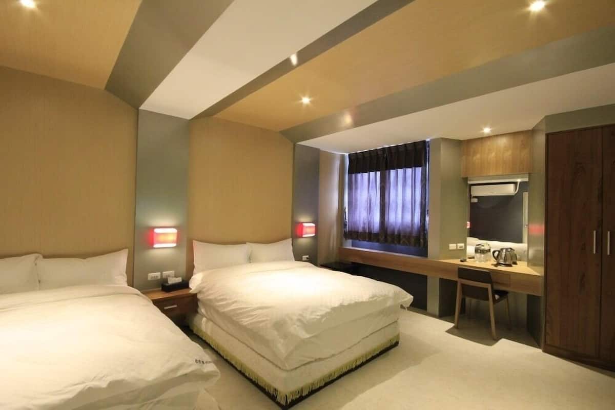 Standard Quadruple Room | Premium bedding, desk, rollaway beds, free WiFi