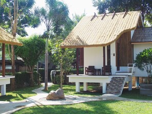 Deluxe Cottage | Free WiFi, bed sheets - Pai Country Hut (Pai)