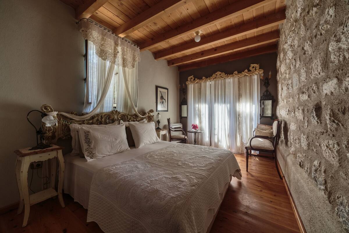 Suite | Ropa de cama de alta calidad y tabla de planchar con plancha
