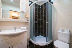 Appartement exclusif, 3 chambres, 2 salles de bains | Accès au Wi-Fi (inclus)