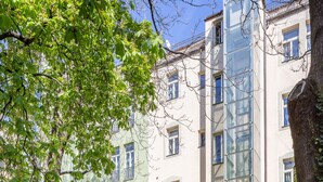 Luokittelematon kuva, 4 kautta 183, painike