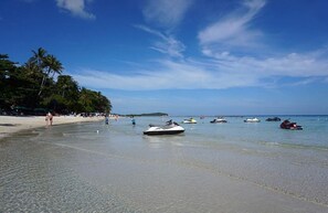 Ubicación a pie de playa y bar en la playa