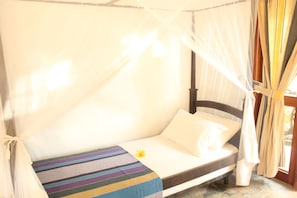 Luxury Apartment, Multiple Beds, Partial Sea View, Tower - Dionis Villa (Unawatuna)