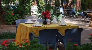 Breakfast, lunch, dinner served; international cuisine