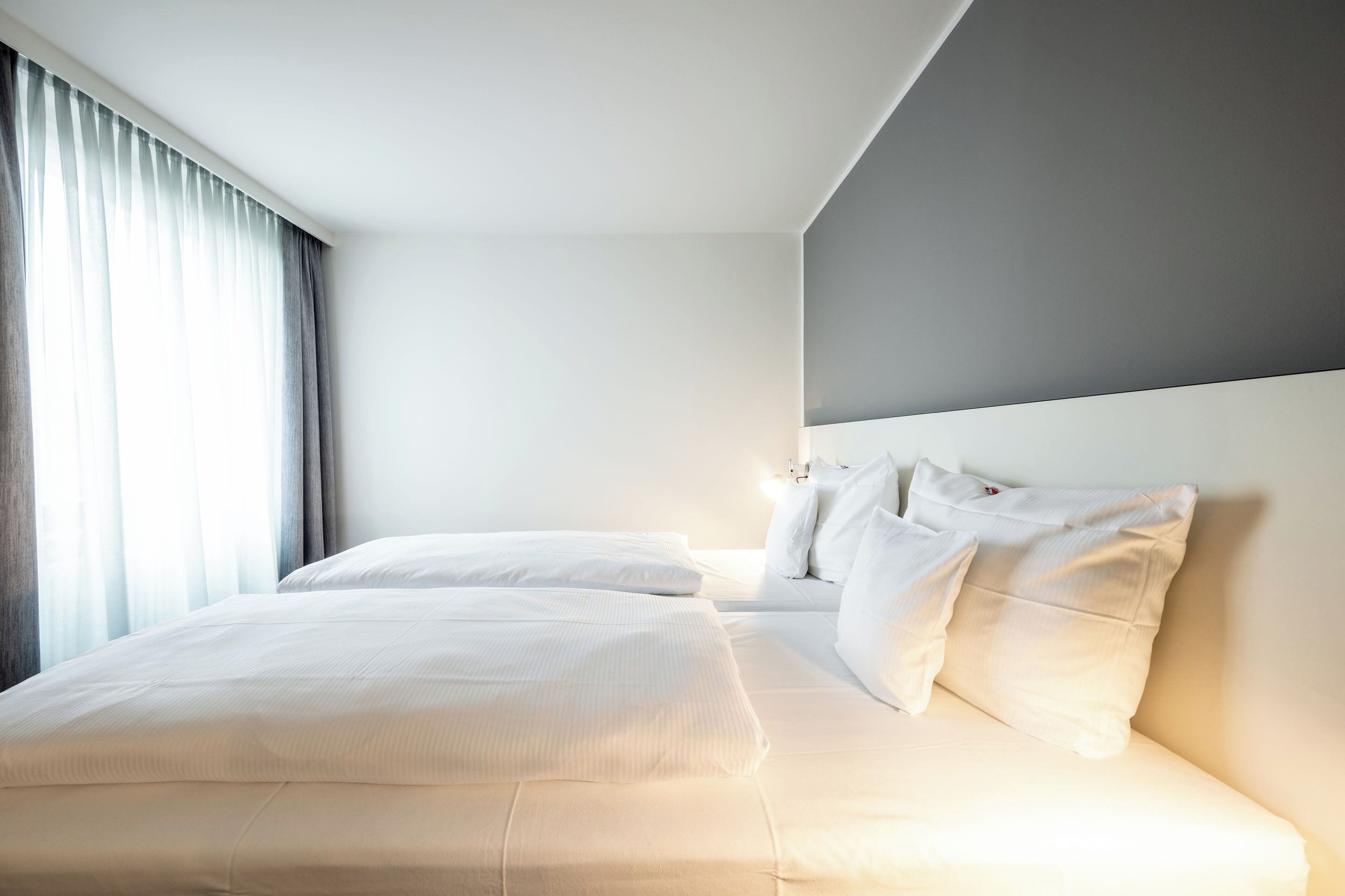 Standard Double Room | Hypo-allergenic bedding, in-room safe, desk, laptop workspace