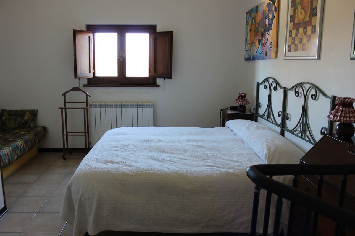 Chambre Double | Bureau, chambres insonorisées, lits bébé (gratuits)