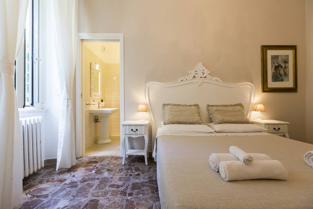 Romantic Double Room | Premium bedding, iron/ironing board, cots/infant beds, rollaway beds