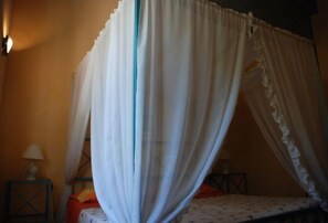 1 bedroom, premium bedding, soundproofing, free WiFi