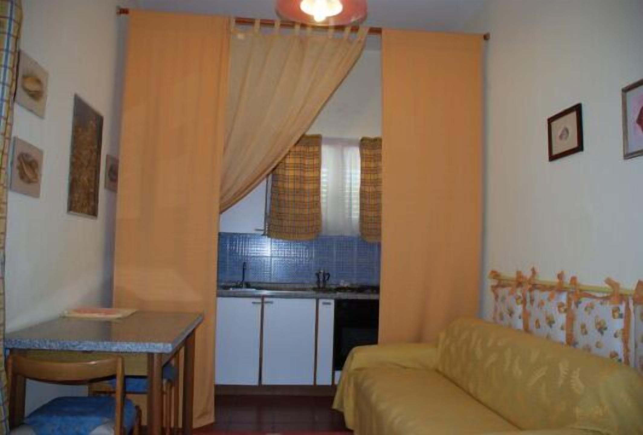 Căn hộ Tiêu chuẩn, 1 phòng ngủ, khu vực vườn | Bếp nhỏ riêng | Tủ lạnh, bếp nấu, dụng cụ nấu nướng/bát dĩa/dao nĩa 