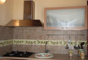 Standard Apartment, 1 Bedroom, Garden Area | Private kitchenette - Agriturismo Terrauzza sul Mare (Syracuse)